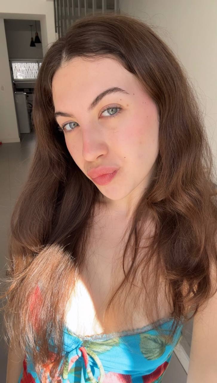 Nude girl Amber in Rome