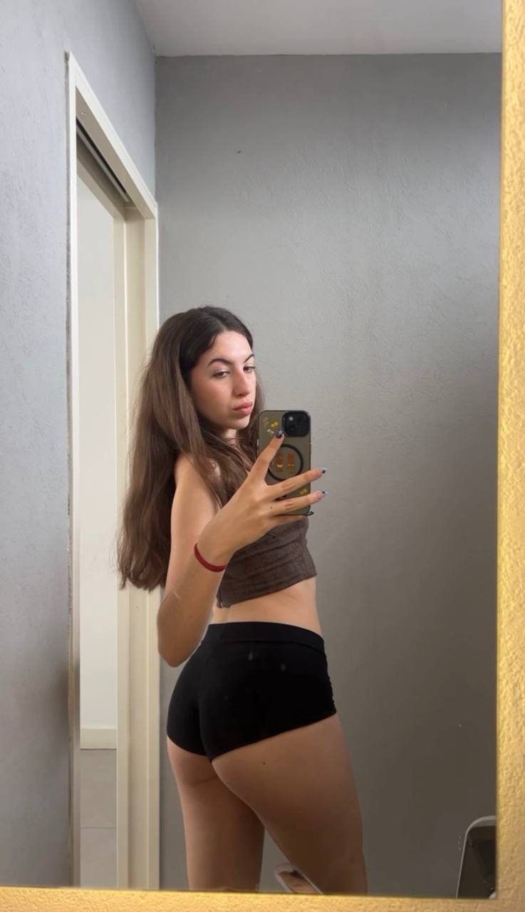 Amber in her underwear in Rome