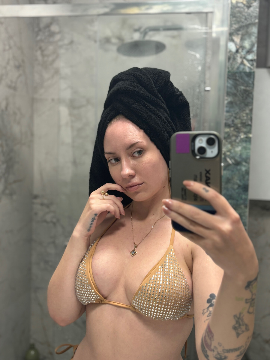 Nude girl KateV in Rome