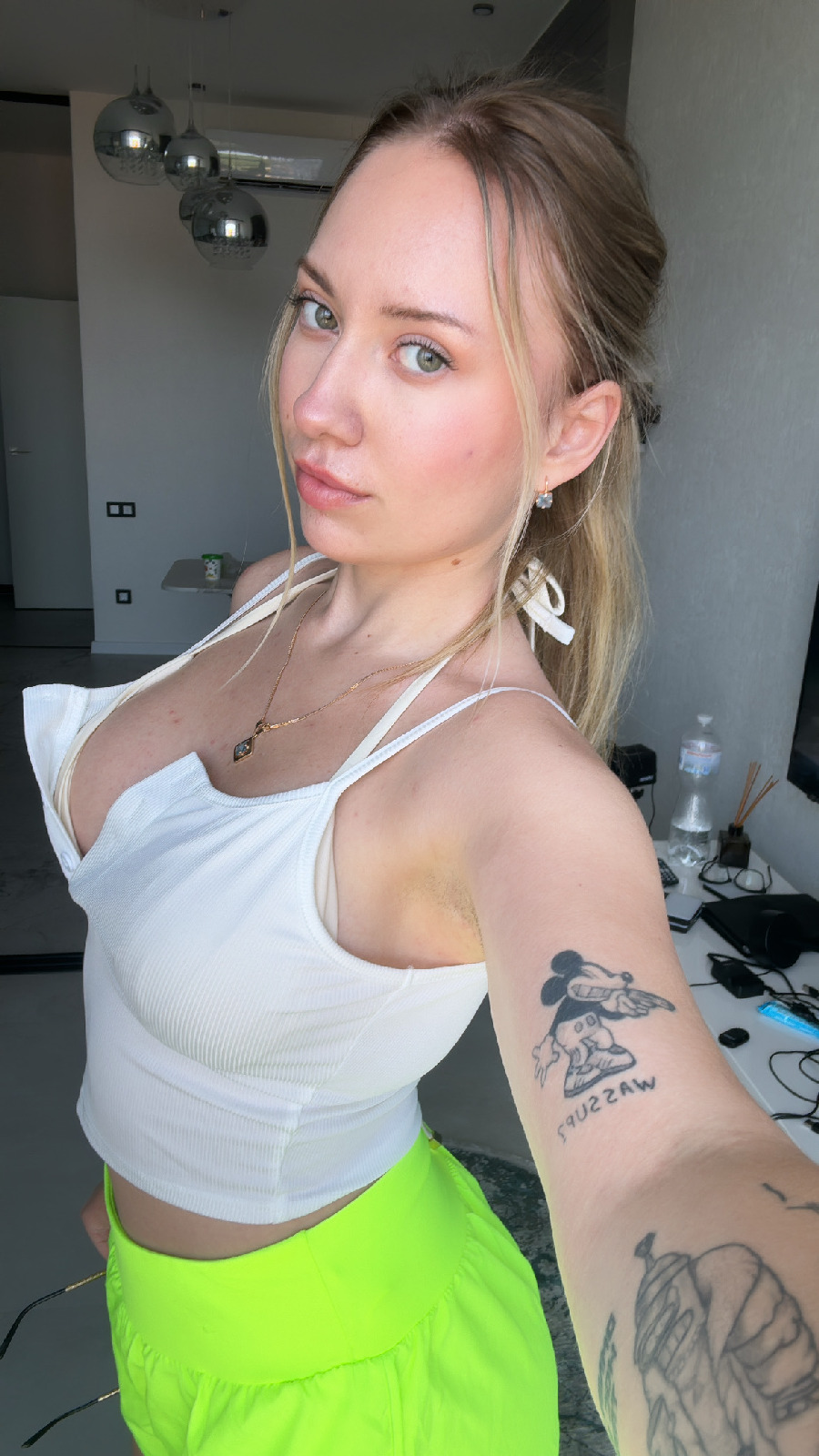 KateV in her underwear in Rome