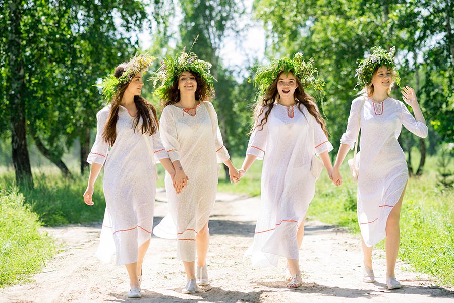 A cozy shot with Slavic girls — straight from Rome