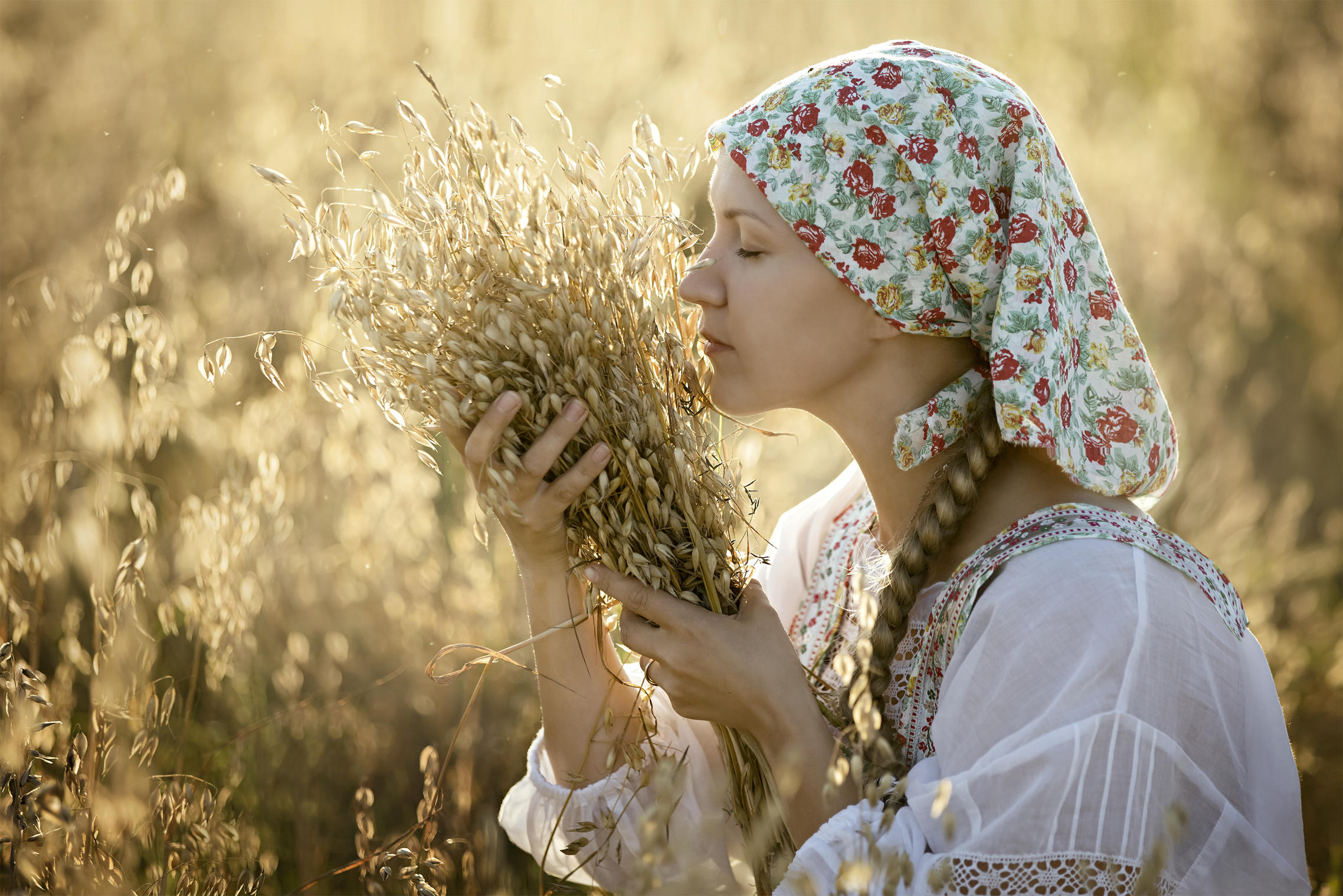 Photo Women in Slavic costumes in Rome