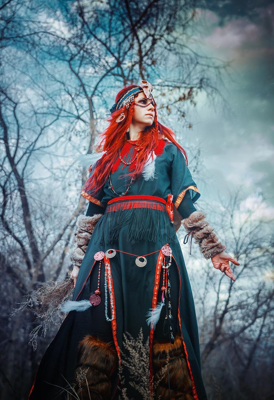 Take a pause and enjoy Girls in Slavic costumes — streaming from Rome