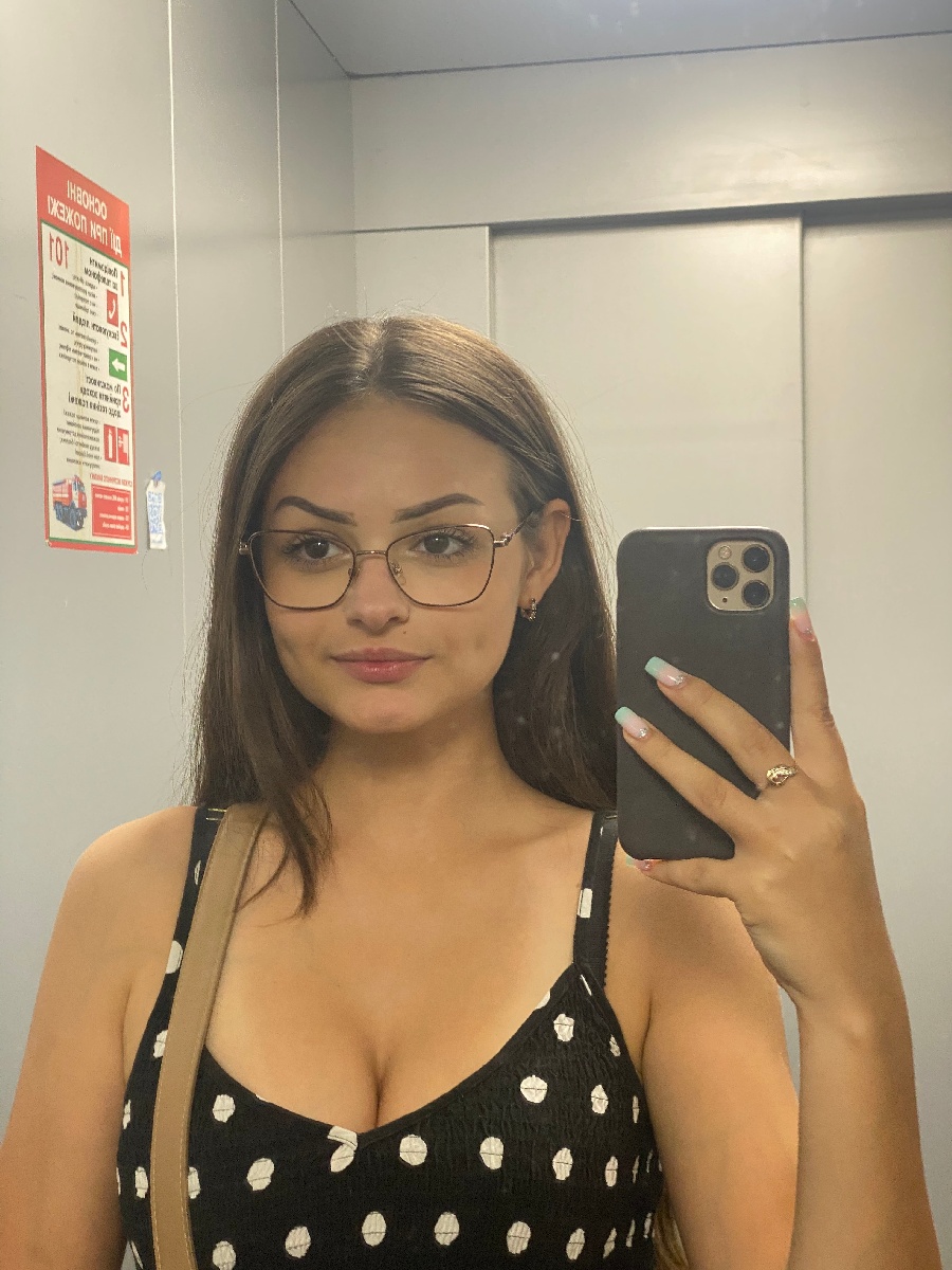 Sexy model Stacy in Rome